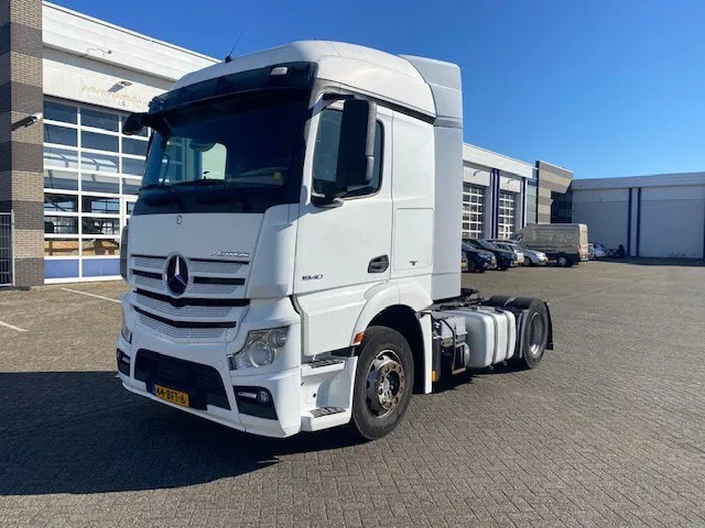 Mercedes-Benz Actros 1840 stream space cabine met spoilers fenders en zonneklep - Sattelzugmaschine: das Bild 1 Mercedes-Benz Actros 1840 stream space cabine met spoilers fenders en zonneklep - Sattelzugmaschine: das Bild 1