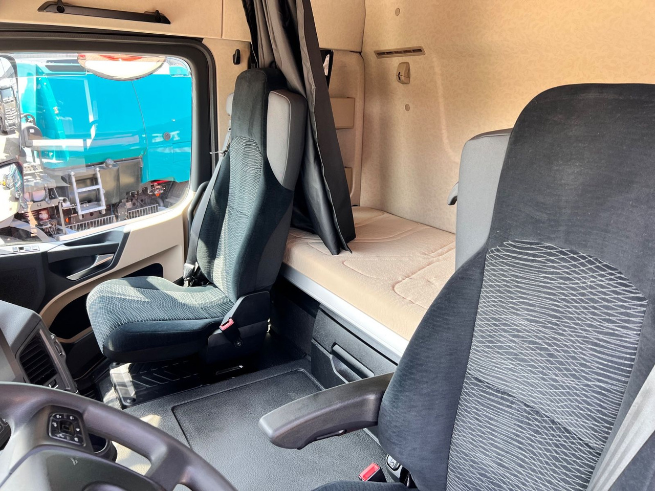 Sattelzugmaschine Mercedes-Benz 1846 LS  Actros 5 4x2 Kipphydraulik: das Bild 16