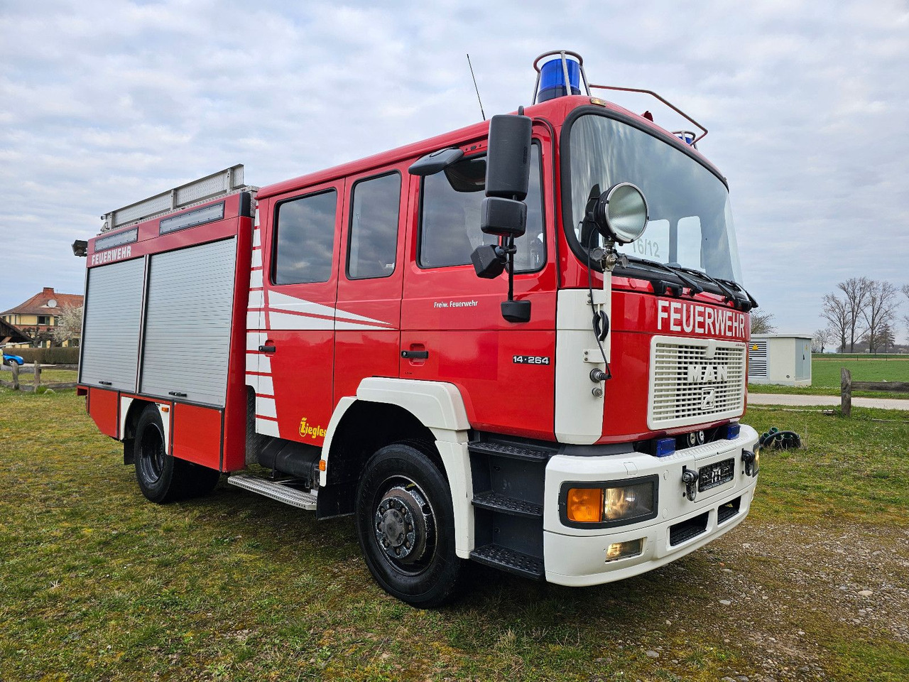 MAN Feuerwehr Löschfahrzeug 14.264 Autobomba - LKW: das Bild 1 MAN Feuerwehr Löschfahrzeug 14.264 Autobomba - LKW: das Bild 1