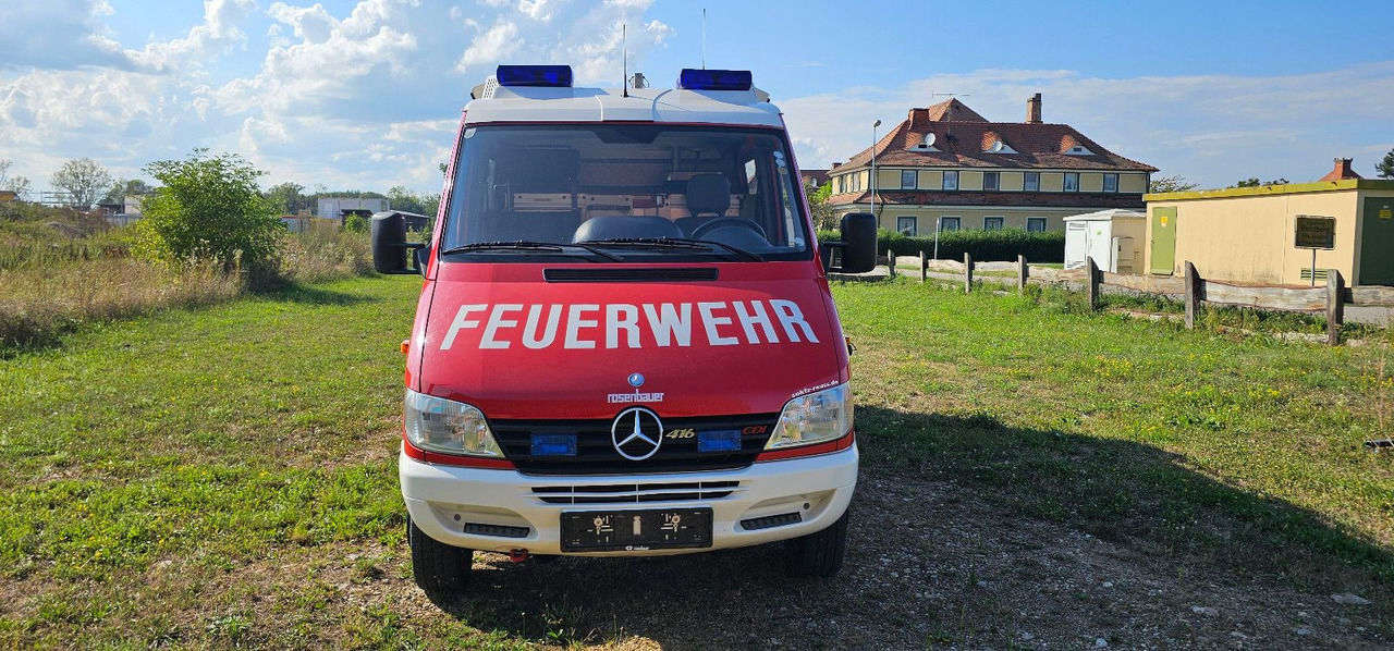 Mercedes-Benz Allrad Sprinter 416 Feuerwehr 4x4 VAN - Transporter: das Bild 2 Mercedes-Benz Allrad Sprinter 416 Feuerwehr 4x4 VAN - Transporter: das Bild 2