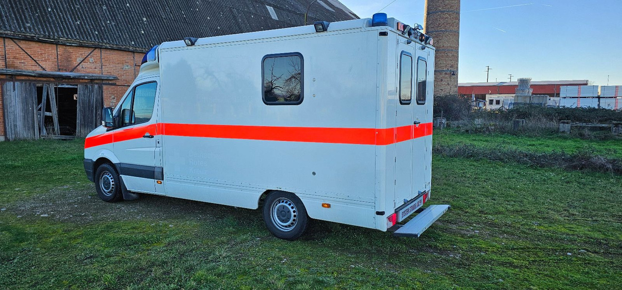 Volkswagen Crafter ELW Rettungswagen Camper Van - Krankenwagen: das Bild 4 Volkswagen Crafter ELW Rettungswagen Camper Van - Krankenwagen: das Bild 4