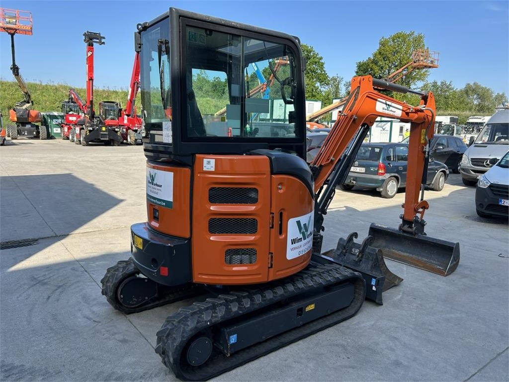 Hitachi ZX26U-6 (9989) - Minibagger: das Bild 5 Hitachi ZX26U-6 (9989) - Minibagger: das Bild 5