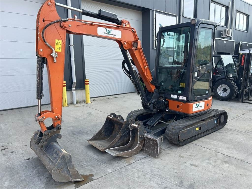Hitachi ZX33U-6 (7740) - Minibagger: das Bild 2 Hitachi ZX33U-6 (7740) - Minibagger: das Bild 2