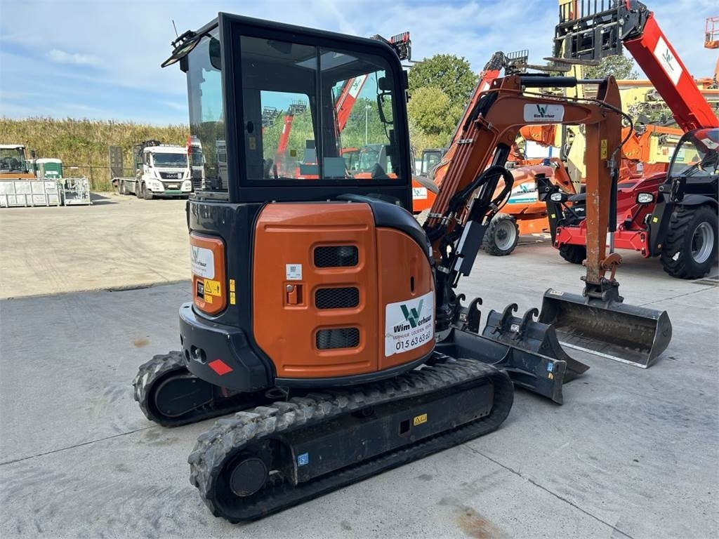 Hitachi ZX33U-6 (7740) - Minibagger: das Bild 5 Hitachi ZX33U-6 (7740) - Minibagger: das Bild 5