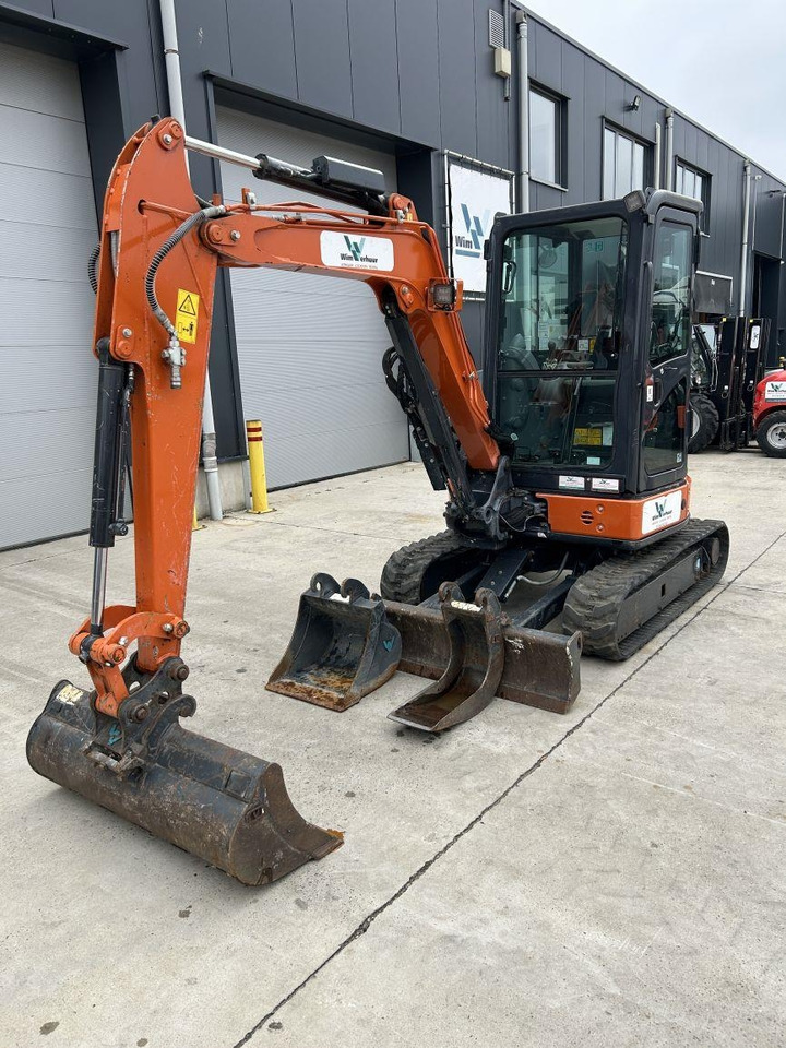 Hitachi ZX33U-6 (7789) - Minibagger: das Bild 4 Hitachi ZX33U-6 (7789) - Minibagger: das Bild 4