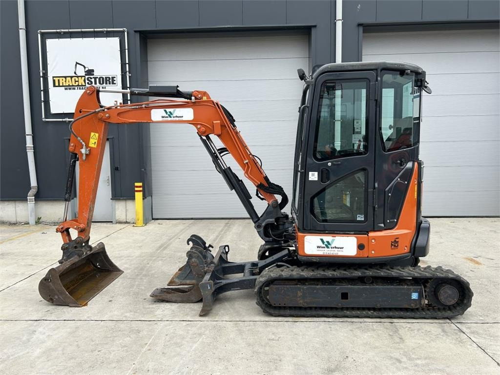 Hitachi ZX33U-6 (7789) - Minibagger: das Bild 1 Hitachi ZX33U-6 (7789) - Minibagger: das Bild 1