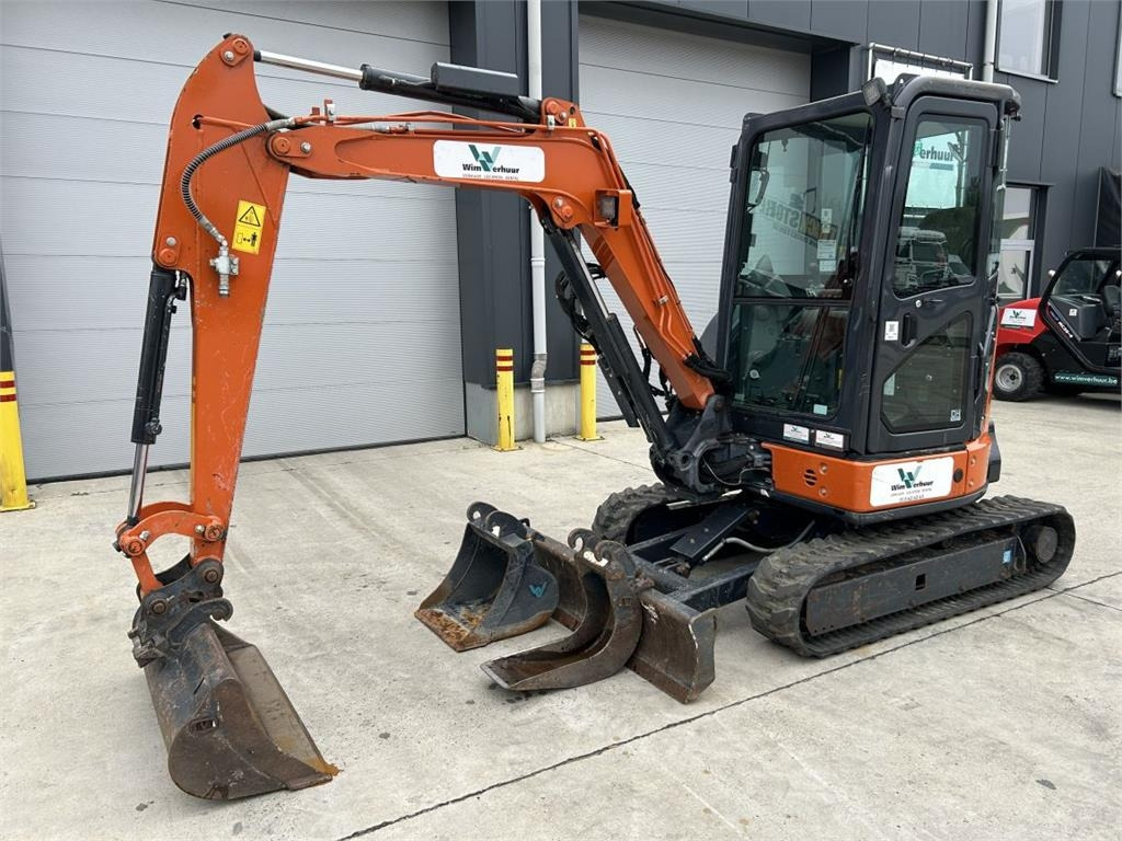 Hitachi ZX33U-6 (7789) - Minibagger: das Bild 2 Hitachi ZX33U-6 (7789) - Minibagger: das Bild 2