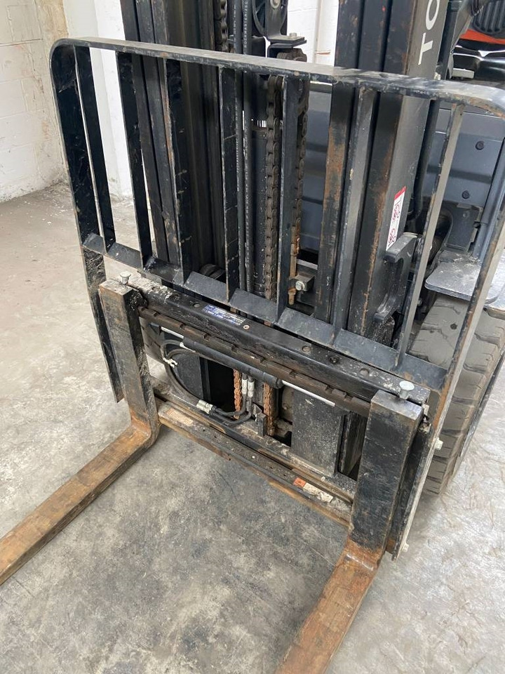 Toyota 52-8 FD 30 - Dieselstapler: das Bild 2 Toyota 52-8 FD 30 - Dieselstapler: das Bild 2
