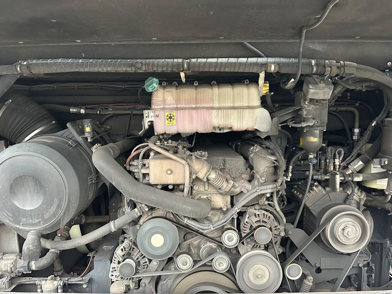 MAN R08 Lions Coach L (wenig Km*Behinderten gerecht) MAN R08 Lions Coach L (wenig Km*Behinderten gerecht) - Reisebus: das Bild 4 MAN R08 Lions Coach L (wenig Km*Behinderten gerecht) MAN R08 Lions Coach L (wenig Km*Behinderten gerecht) - Reisebus: das Bild 4