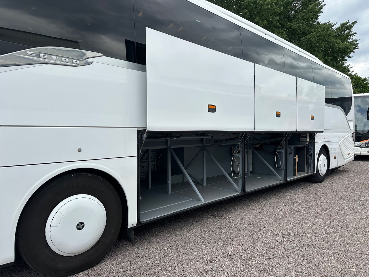 Setra S 516 HD/2A (54 Sitze*DE-Bus) - Reisebus: das Bild 5 Setra S 516 HD/2A (54 Sitze*DE-Bus) - Reisebus: das Bild 5