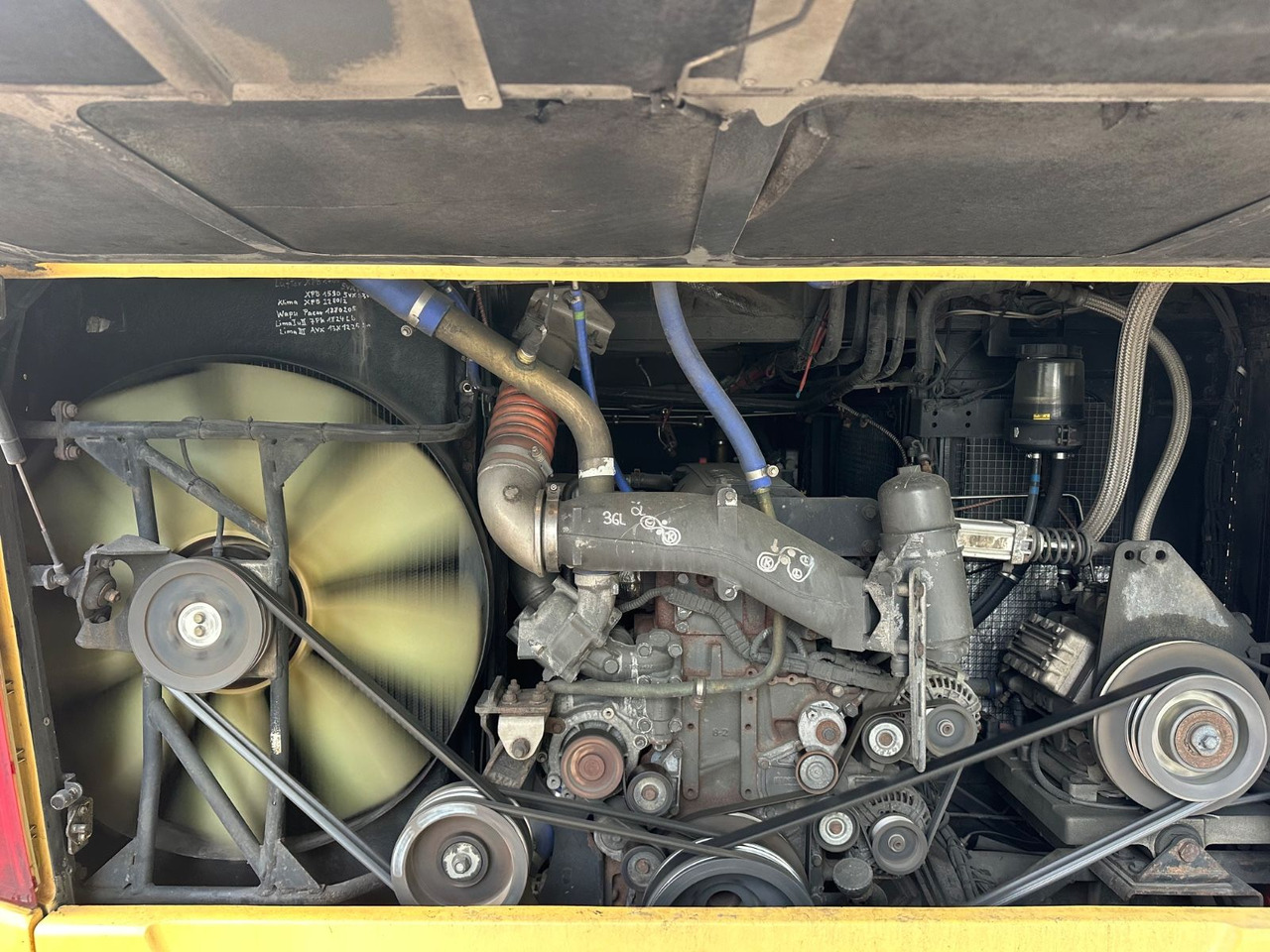 Vanhool TX17 Astron (TOP*57 Sitze) 417 HDH/ 517 HDH - Reisebus: das Bild 4 Vanhool TX17 Astron (TOP*57 Sitze) 417 HDH/ 517 HDH - Reisebus: das Bild 4