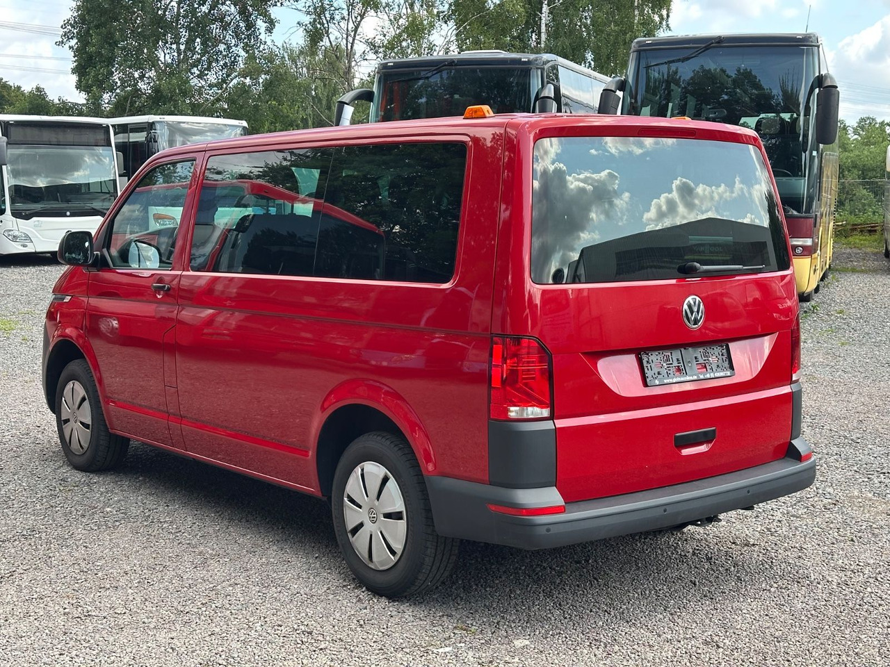 Volkswagen T6 Kombi (PDC Hi*ACC*StandHz*9 Sitzer*AC) - Personentransporter: das Bild 2 Volkswagen T6 Kombi (PDC Hi*ACC*StandHz*9 Sitzer*AC) - Personentransporter: das Bild 2