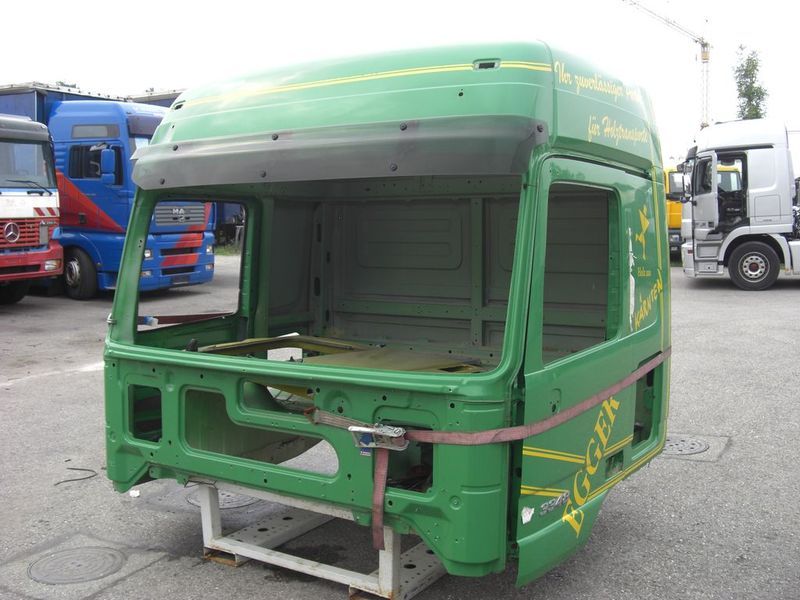 MERCEDES BENZ Actros MP2 Rohbau/Beschaedigt - Fahrerhaus: das Bild 1 MERCEDES BENZ Actros MP2 Rohbau/Beschaedigt - Fahrerhaus: das Bild 1