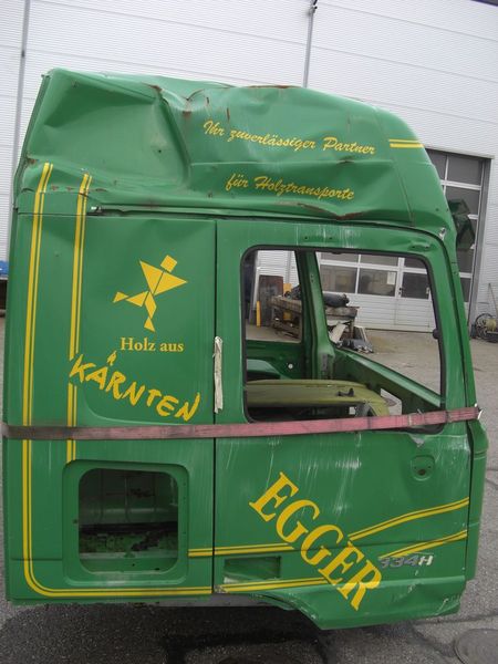 MERCEDES BENZ Actros MP2 Rohbau/Beschaedigt - Fahrerhaus: das Bild 4 MERCEDES BENZ Actros MP2 Rohbau/Beschaedigt - Fahrerhaus: das Bild 4